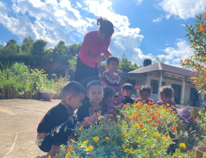 🌸✨ GIỮ GÌN BẢN SẮC DÂN TỘC – LAN TỎA YÊU THƯƠNG ✨🌸  Trường Mầm non Vĩnh Yên xã Nghĩa Đô luôn coi trọng việc nuôi dưỡng tình yêu văn hóa dân tộc trong tâm hồn trẻ thơ. 💖 Nhà trường đã phát động phong trào khuyến khích cán bộ, giáo viên, nhân viên và học sinh mặc trang phục truyền thống vào mỗi thứ Sáu hàng tuần.